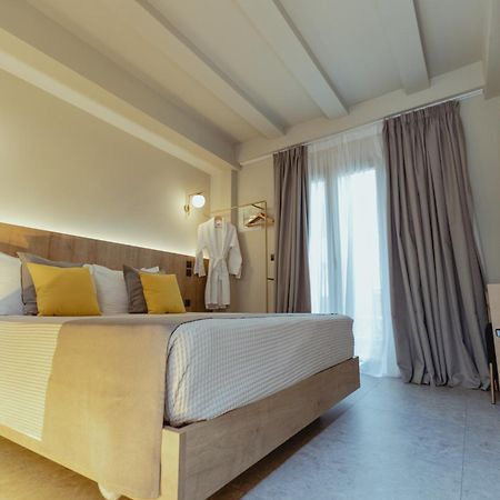 Metis Urbane Living Spaces Афины Экстерьер фото